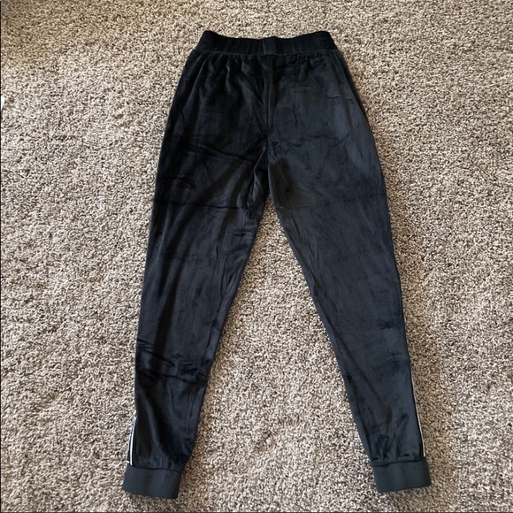SOLD - NWT Bebe Sport Black Velour Jogger - Large - Picture 11 of 14
